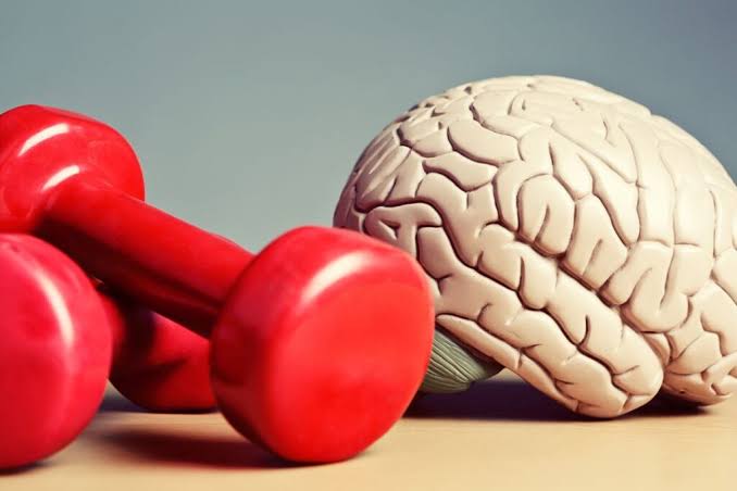 Prática de atividade física como parte complementar dos cuidados com a saúde mental.