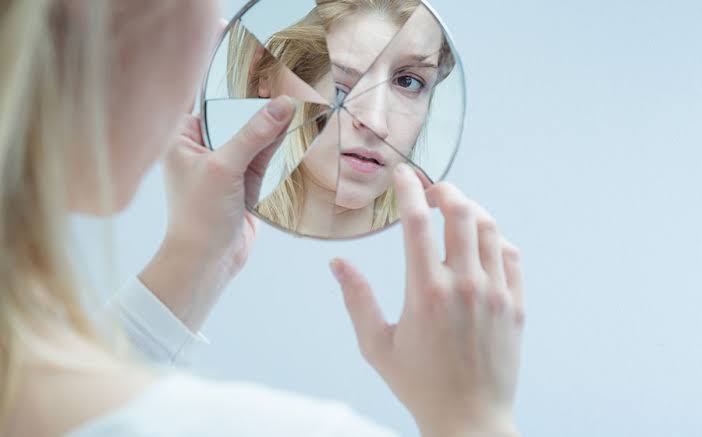Comportamentos humanos e a evolução histórica dos conceitos de psicopatia e personalidade antissocial