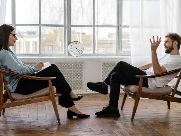 Atendimento psicoterapêutico de pessoa em tratamento para transtorno do pânico.